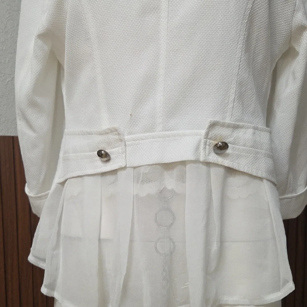 Crisp White Single-Button Women's Blazer - Tailored Lightweight Jacket